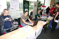 OSM Stand im Hintergrund, Freitag