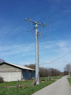 French 20kV pole.jpg