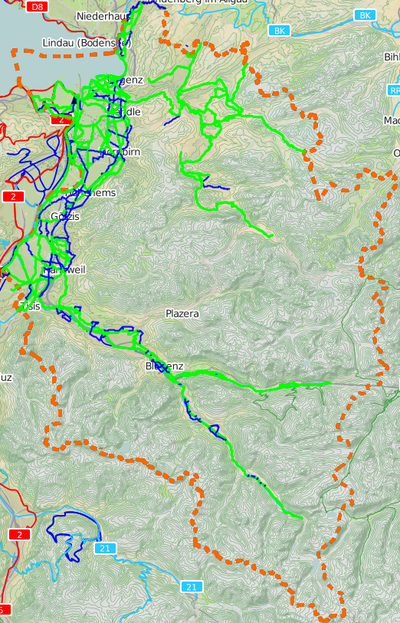 Screenshot JOSM mit OpenCycleMap und Rohdaten als Overlay