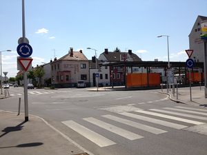 Minikreisverkehr Bahnhof Hollabrunn.jpg