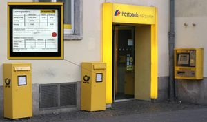 Briefkasten Briefmarkenautomat.jpg